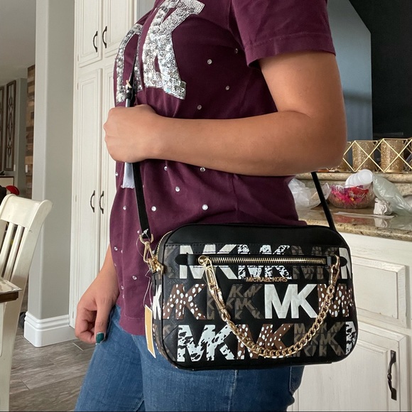 New ❤️🔥 MK limited addition jet set LG crossbody multi color - Picture 3 of 12